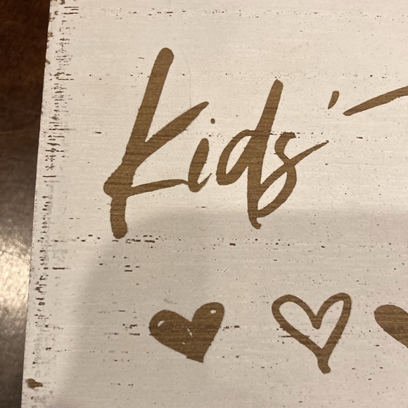Kids Table Only Sign and New Bag of Wooden Hearts - Picture 4 of 10